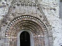 Clonfert - Cathedrale romane - Portail (5)